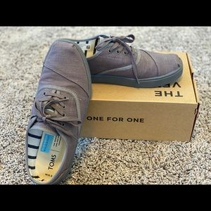 TOMS ~ Mens Cordones Sz 10.5